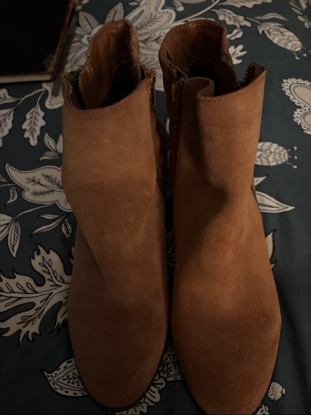 White Mountain Suede Ankle Booties in Tan size 10 women’s